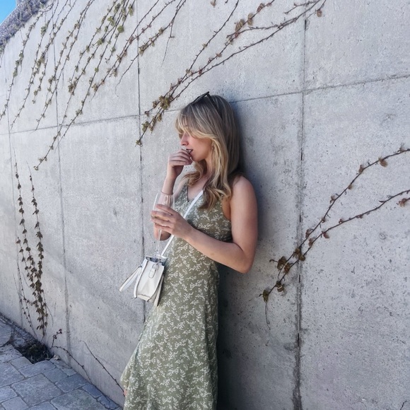 Meet your Posher, Madeleine - Picture 3 of 15